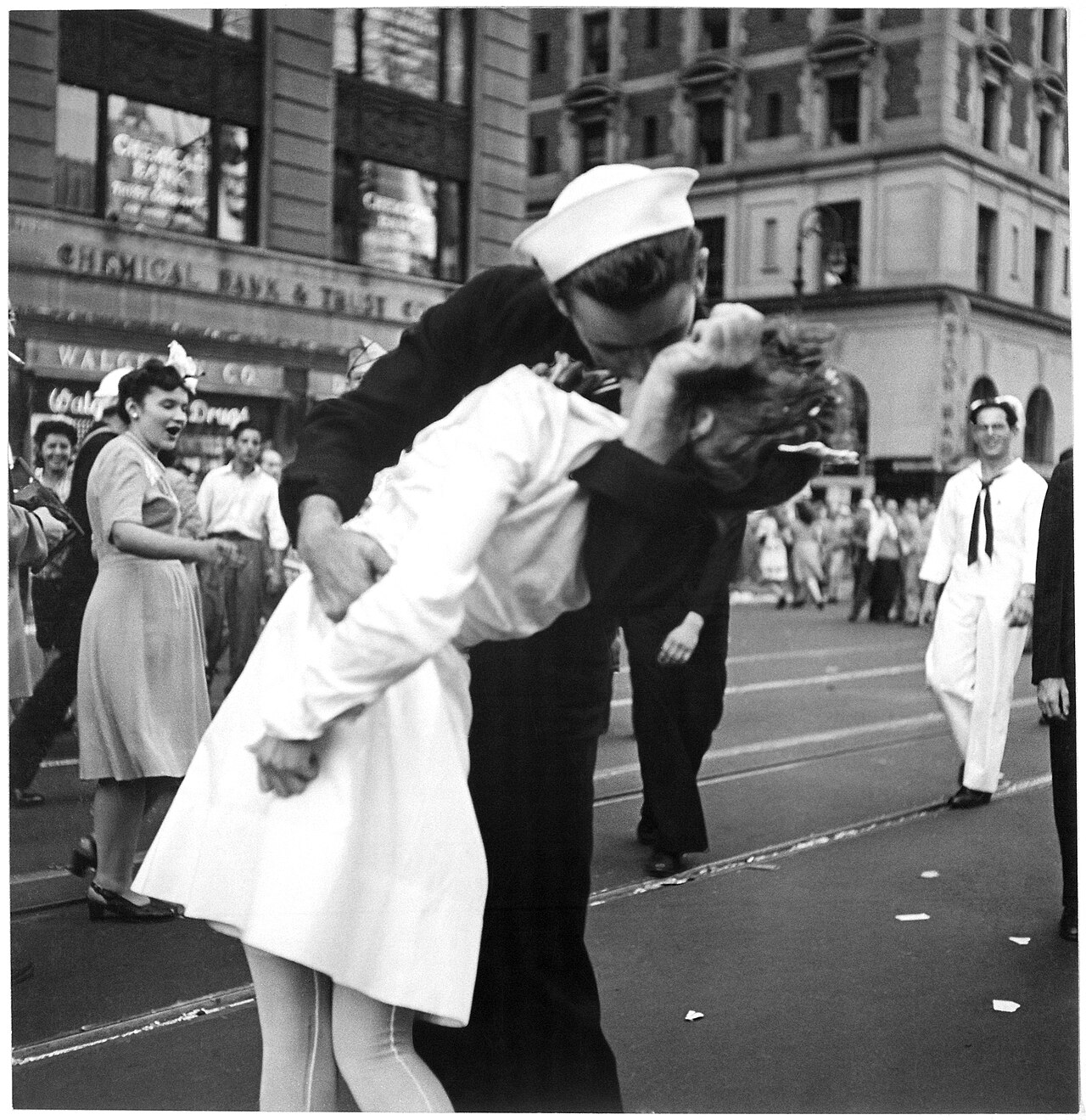 V-J Day kiss