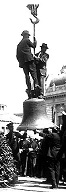 The Liberty Bell is removed from the train.