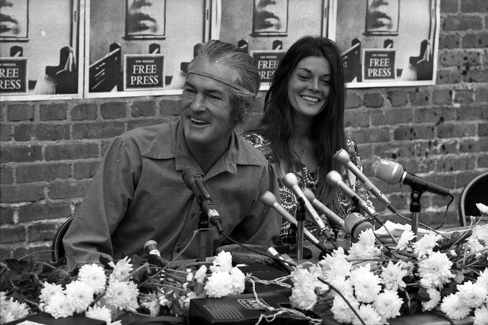 Timothy Leary and his wife, Rosemary Woodruff holding a news conference in Los Angeles